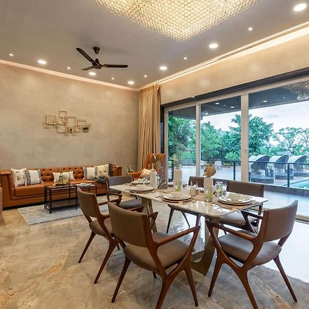 Stayvista At La Nirvana With Pool, Music Speaker & Indoor-Outdoor Game Lonavala Esterno foto