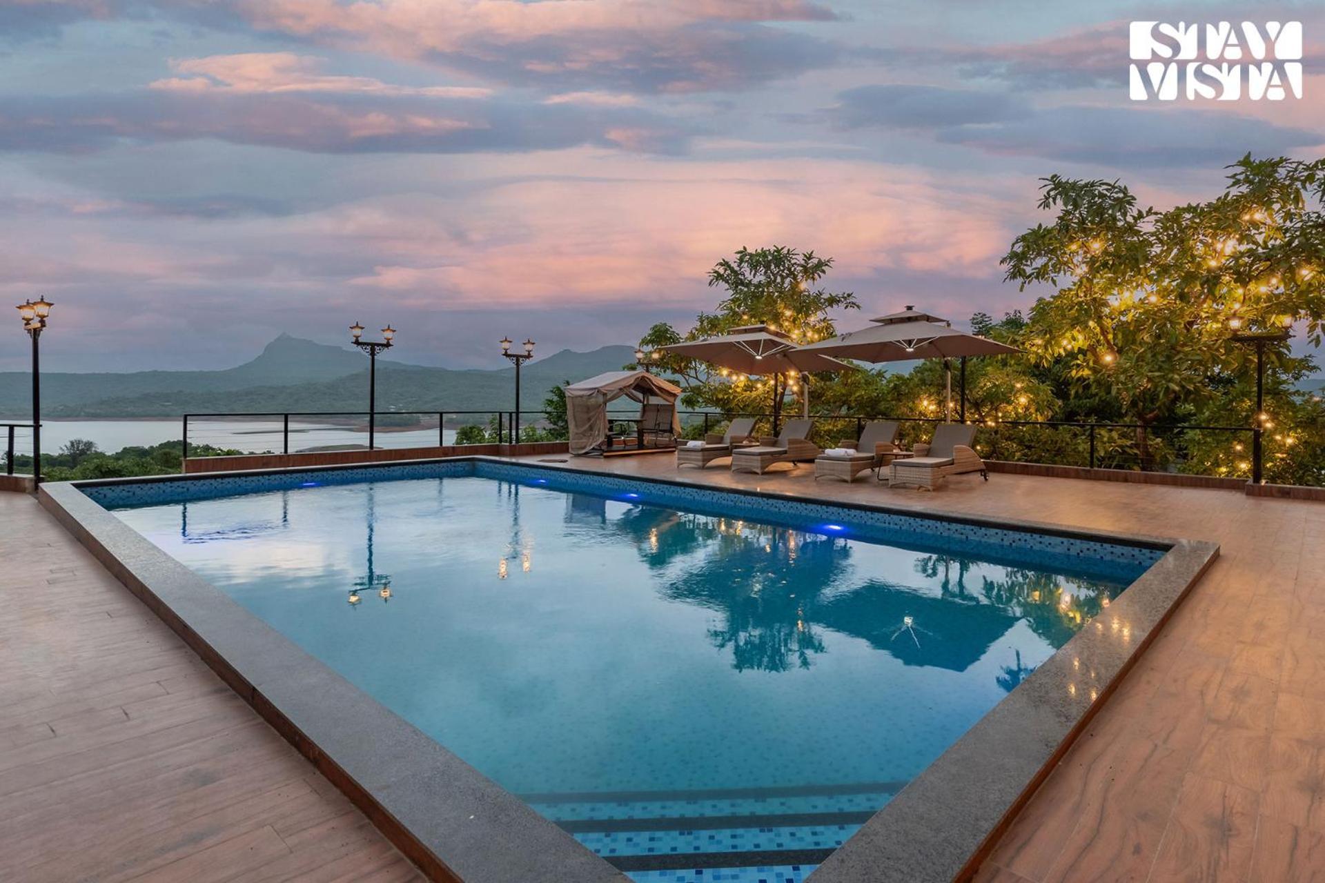 Stayvista At La Nirvana With Pool, Music Speaker & Indoor-Outdoor Game Lonavala Esterno foto