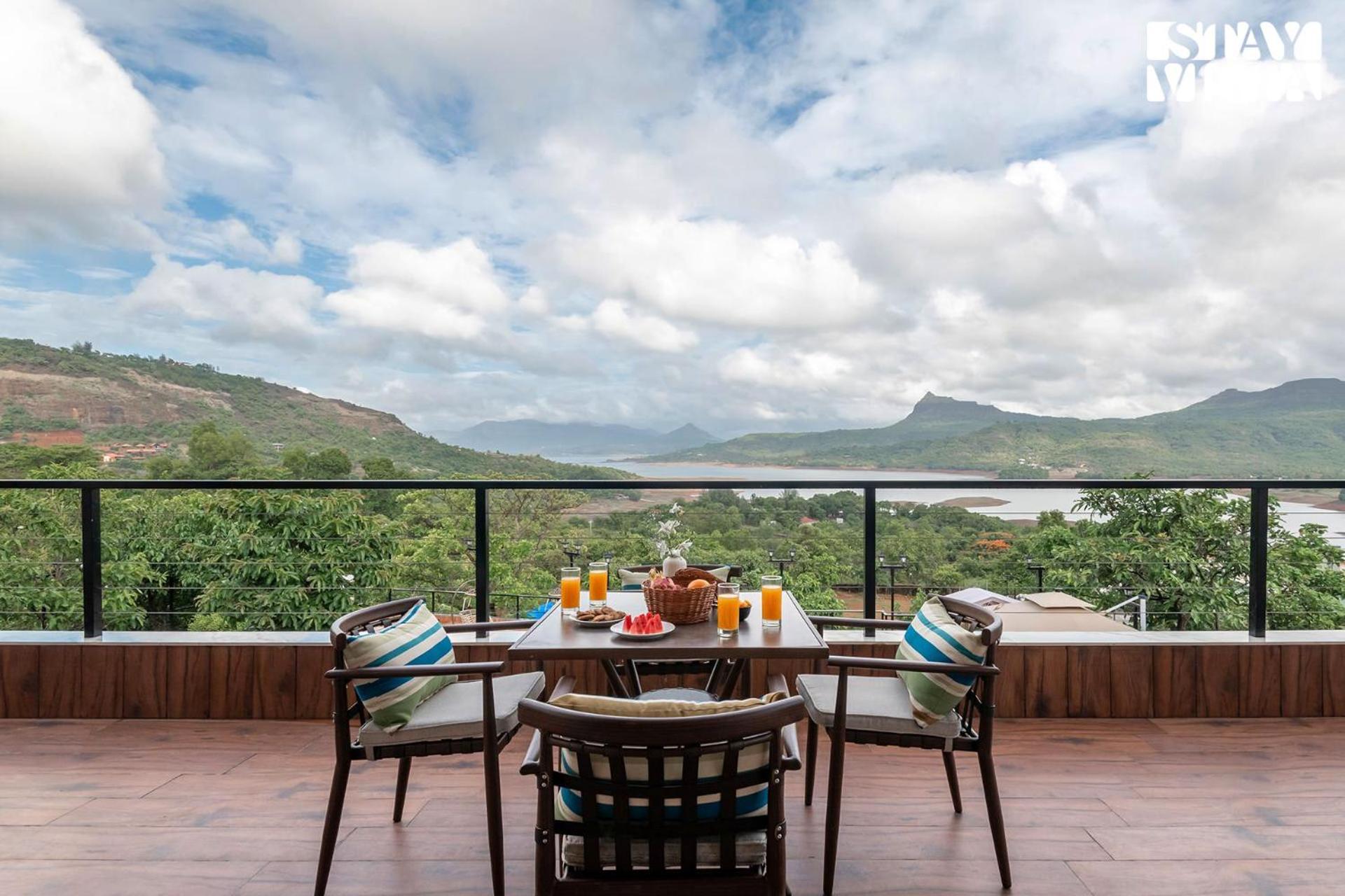 Stayvista At La Nirvana With Pool, Music Speaker & Indoor-Outdoor Game Lonavala Esterno foto