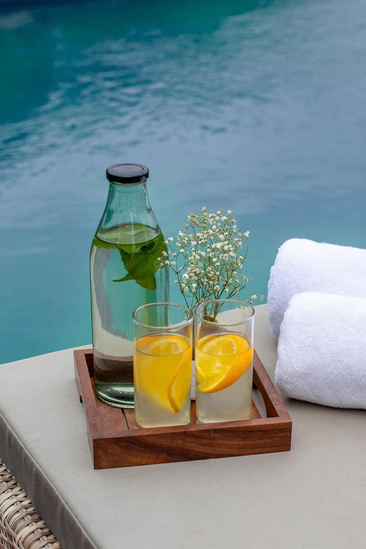 Stayvista At La Nirvana With Pool, Music Speaker & Indoor-Outdoor Game Lonavala Esterno foto