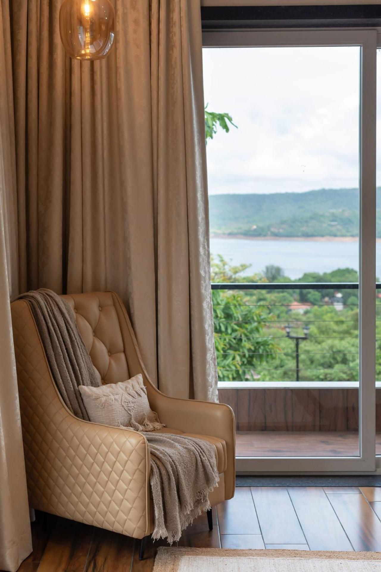 Stayvista At La Nirvana With Pool, Music Speaker & Indoor-Outdoor Game Lonavala Esterno foto