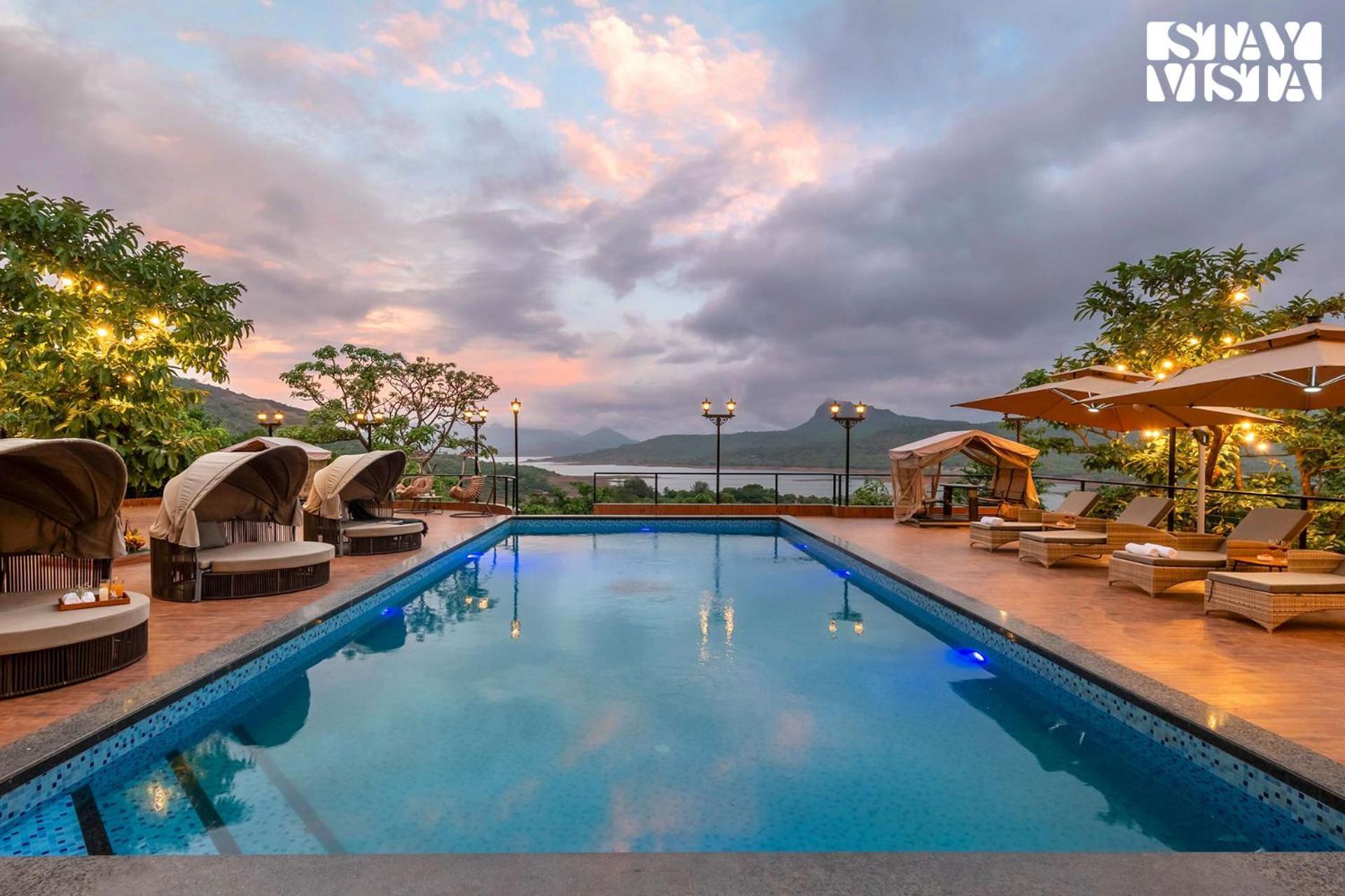 Stayvista At La Nirvana With Pool, Music Speaker & Indoor-Outdoor Game Lonavala Esterno foto