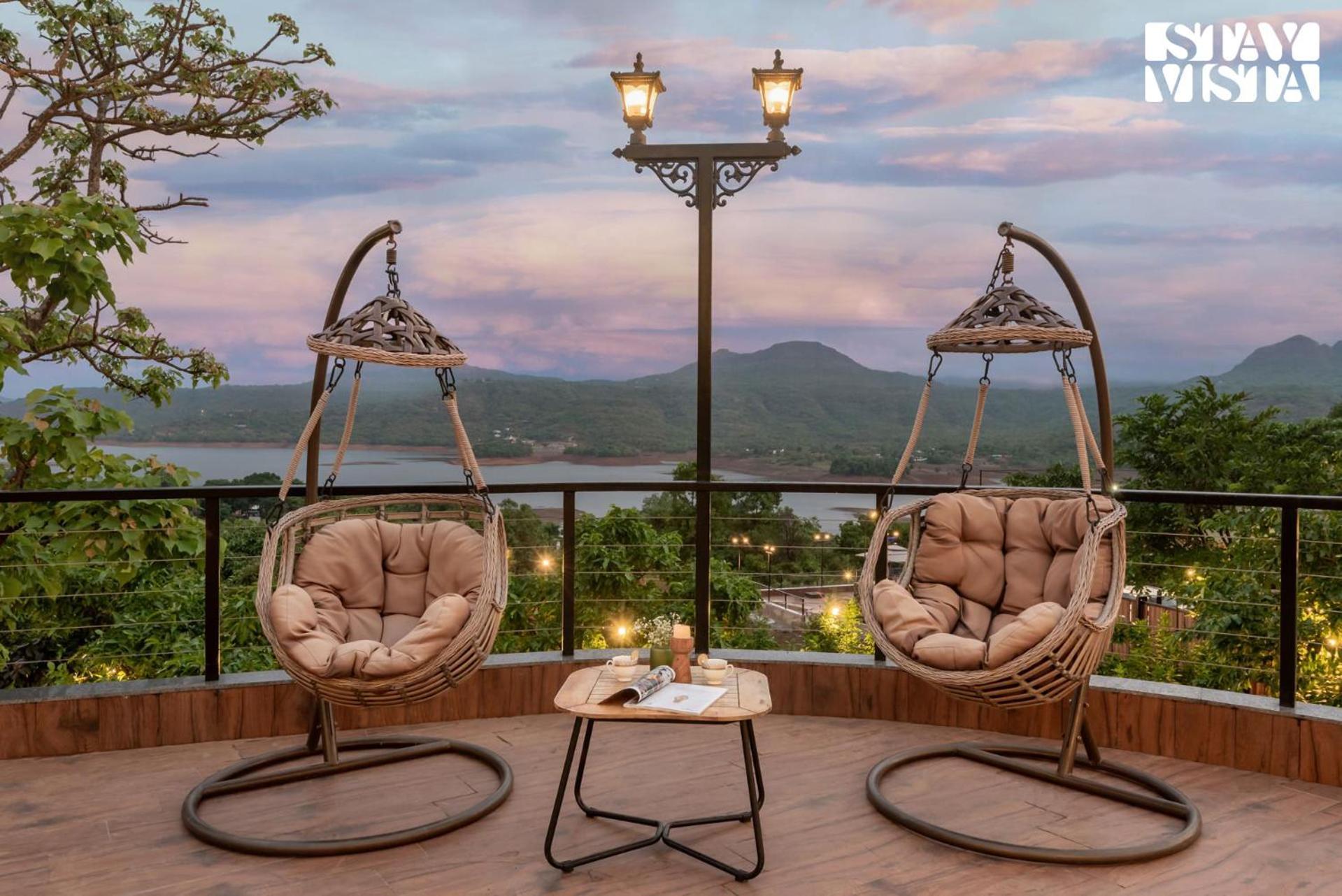 Stayvista At La Nirvana With Pool, Music Speaker & Indoor-Outdoor Game Lonavala Esterno foto